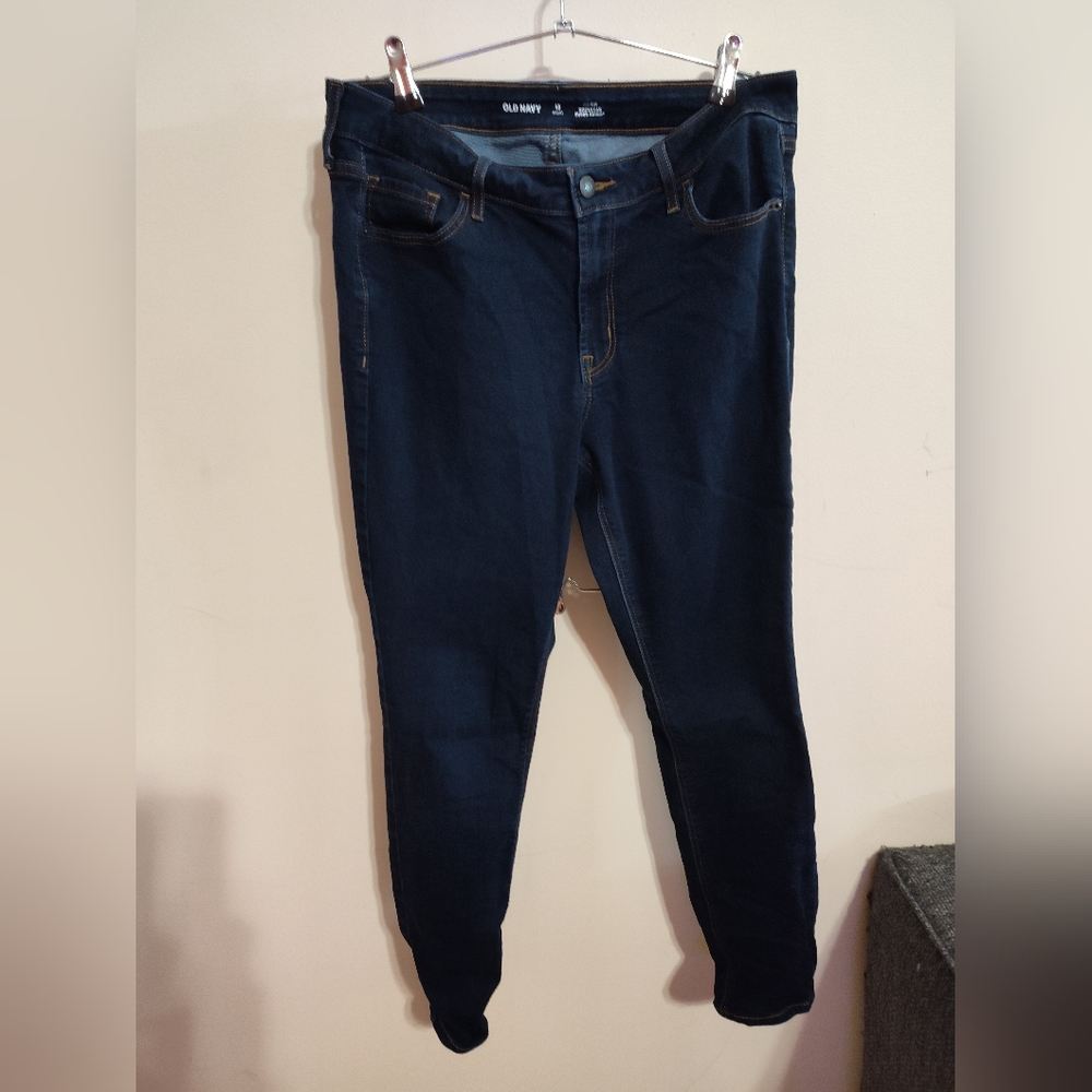 Old Navy Mid-Rise Rockstar Super Skinny Jeans (Size 12 Short)